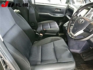 TOYOTA NOAH 2014