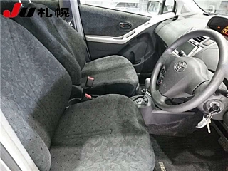 TOYOTA VITZ 2009
