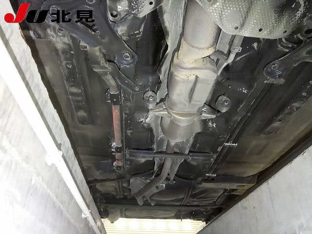 TOYOTA PRIUS ALPHA 2017