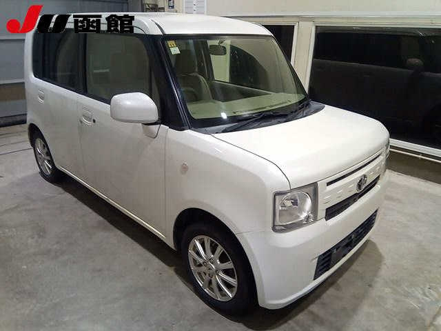 TOYOTA PIXIS SPACE 2016