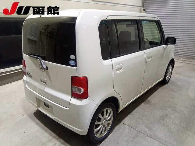 TOYOTA PIXIS SPACE 2016