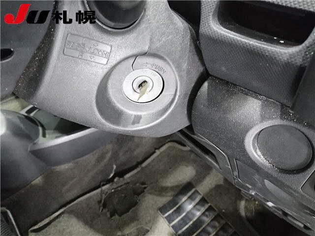 TOYOTA VITZ 2010