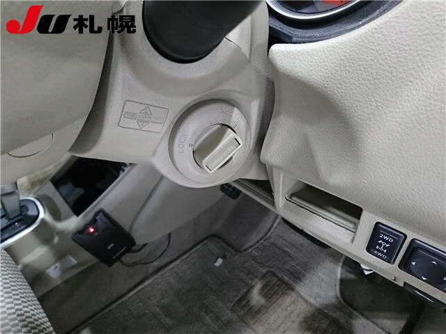 NISSAN TIIDA 2009