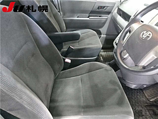 TOYOTA NOAH 2009