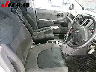 NISSAN AD 2010