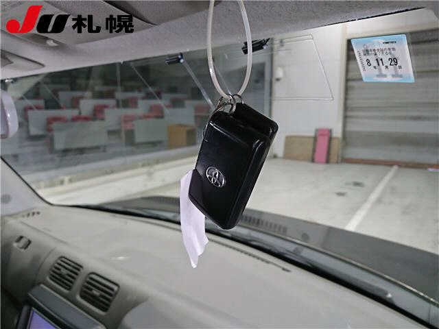 TOYOTA PIXIS SPACE 2011