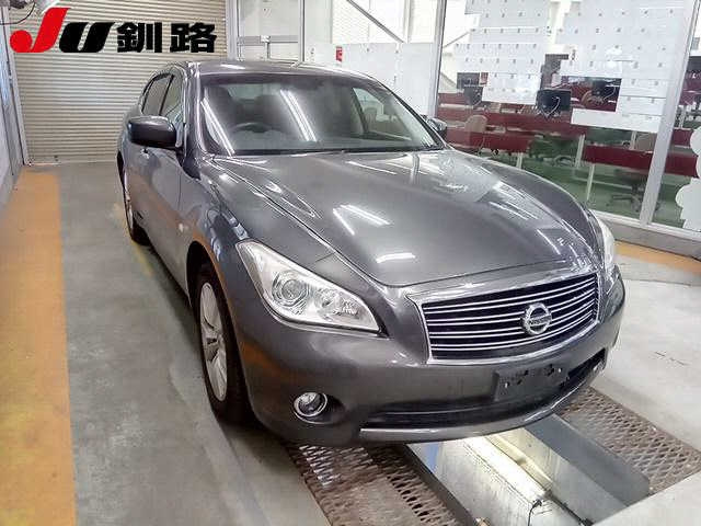 NISSAN FUGA 2009