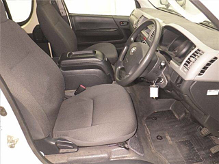 TOYOTA HIACE 2013