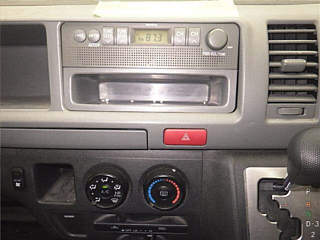 TOYOTA HIACE 2013