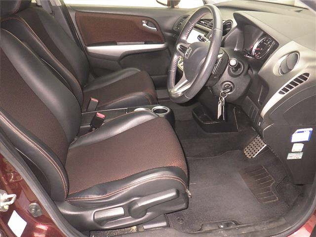 HONDA STREAM 2013