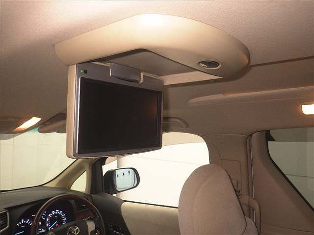 TOYOTA VELLFIRE 2008