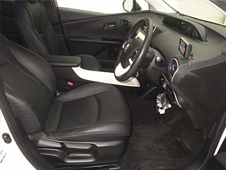 TOYOTA PRIUS 2016