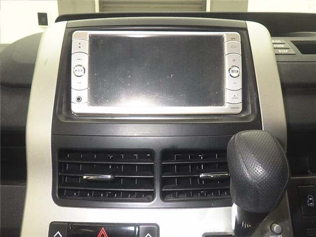 TOYOTA NOAH 2010