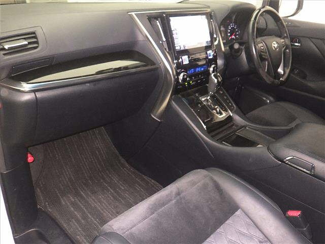 TOYOTA VELLFIRE 2016