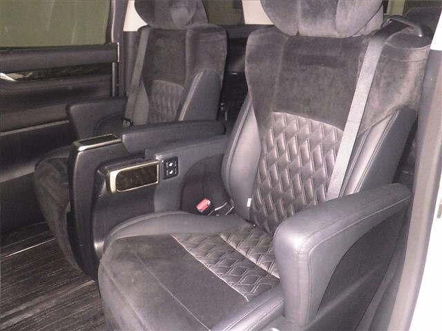 TOYOTA VELLFIRE 2016