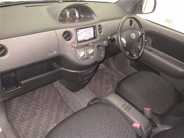 TOYOTA SIENTA 2012