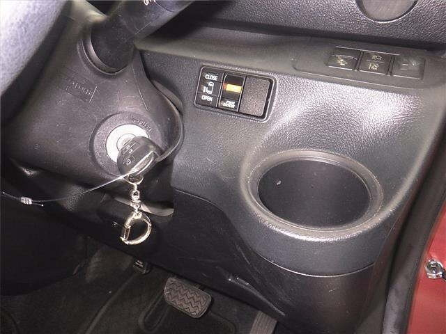 TOYOTA SIENTA 2017