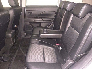 MITSUBISHI OUTLANDER PHEV 2013
