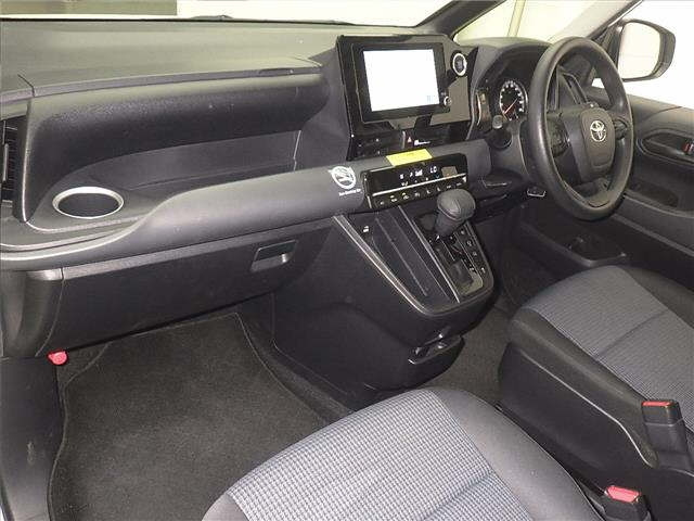 TOYOTA NOAH 2023