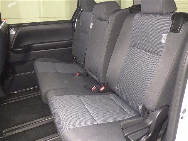TOYOTA NOAH 2023
