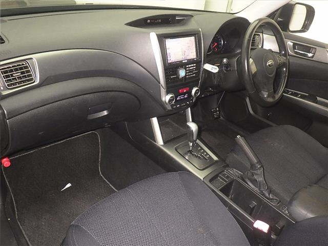 SUBARU FORESTER 2011