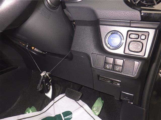 TOYOTA COROLLA AXIO 2016