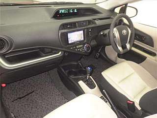 TOYOTA AQUA 2012