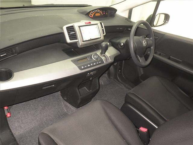 HONDA FREED 2010