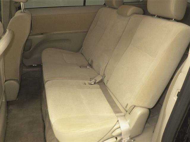 TOYOTA ISIS 2011