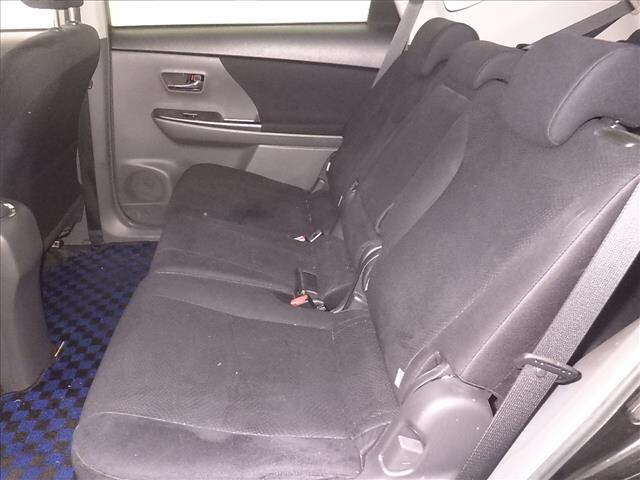TOYOTA PRIUS ALPHA 2015