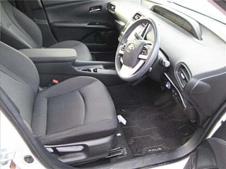 TOYOTA PRIUS 2017