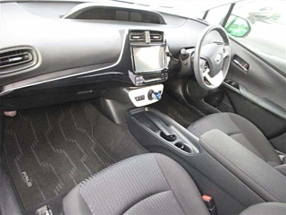 TOYOTA PRIUS 2017