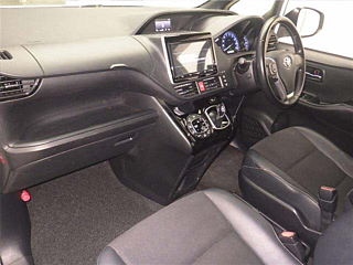 TOYOTA NOAH 2016