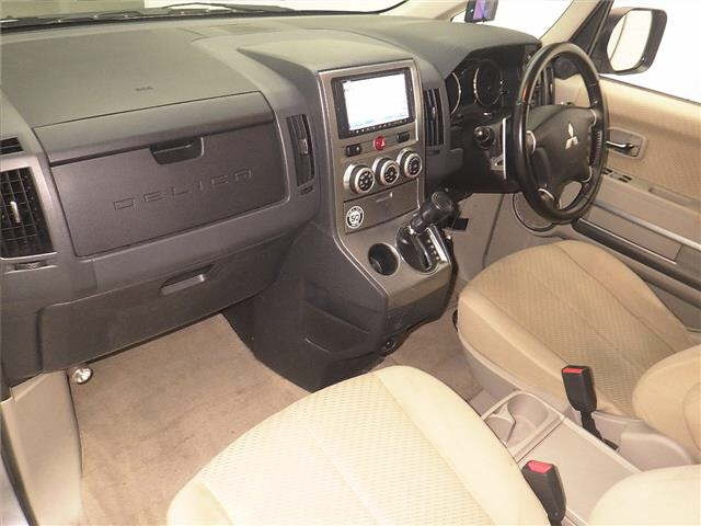 MITSUBISHI DELICA D5 2010