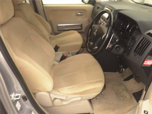 MITSUBISHI DELICA D5 2010