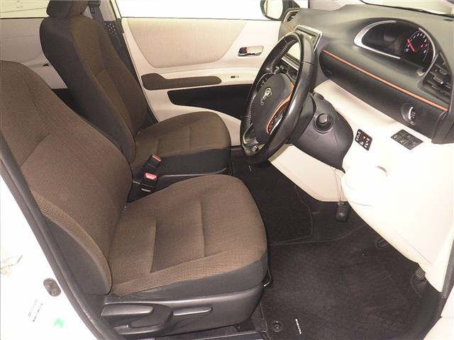 TOYOTA SIENTA 2017