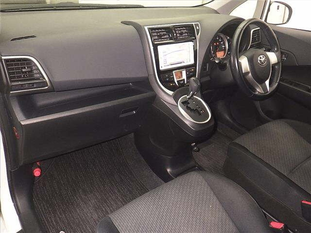 TOYOTA RACTIS 2014