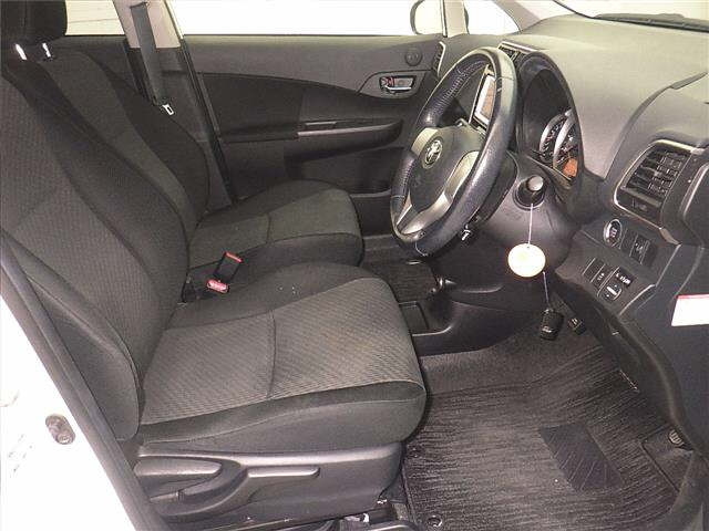 TOYOTA RACTIS 2014