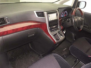 TOYOTA VELLFIRE 2010