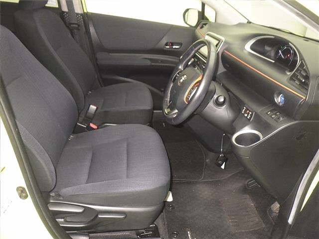 TOYOTA SIENTA 2016