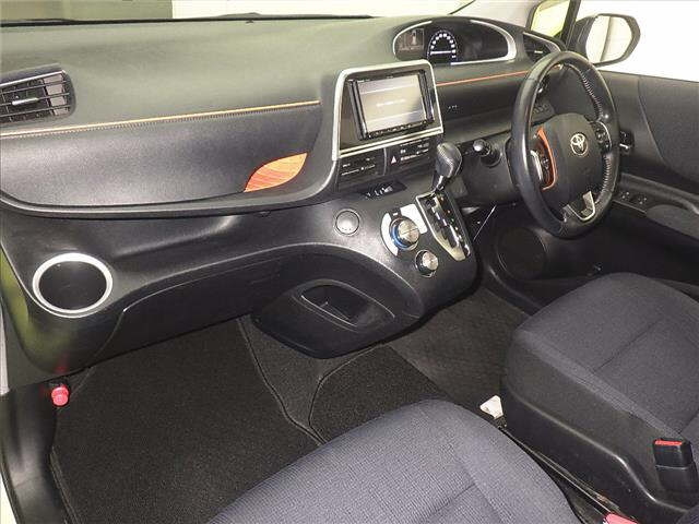 TOYOTA SIENTA 2016