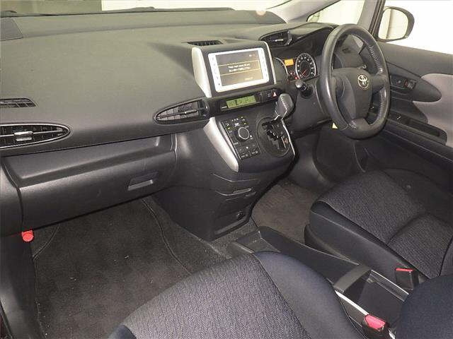 TOYOTA WISH 2010