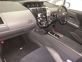 TOYOTA PRIUS ALPHA 2014