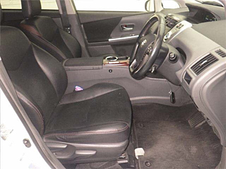 TOYOTA PRIUS ALPHA 2014