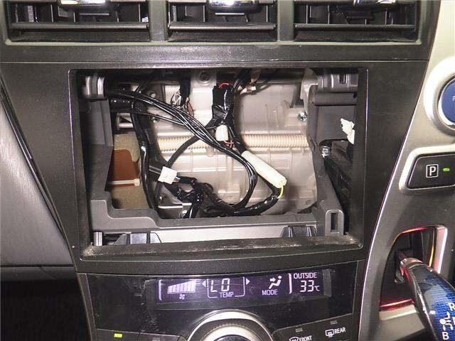 TOYOTA PRIUS ALPHA 2014