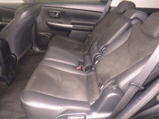 TOYOTA PRIUS ALPHA 2016