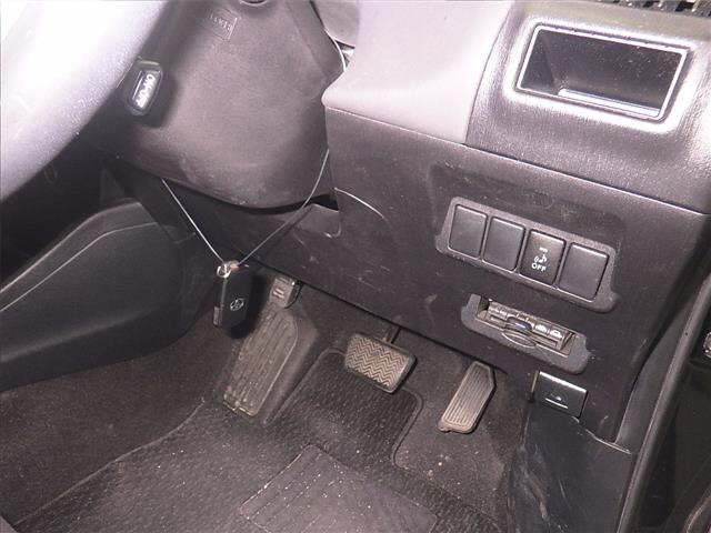 TOYOTA PRIUS ALPHA 2016