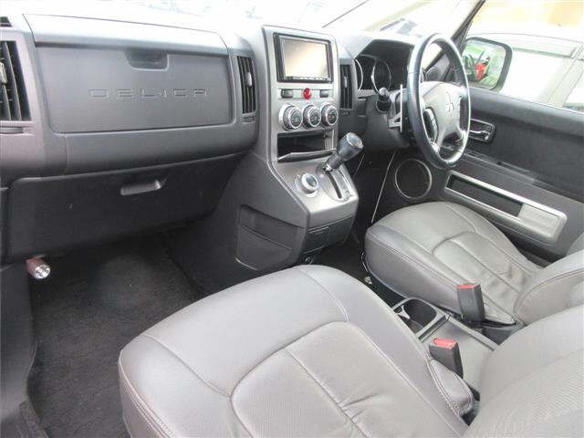 MITSUBISHI DELICA D5 2013