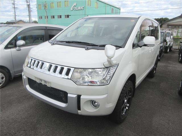 MITSUBISHI DELICA D5 2013