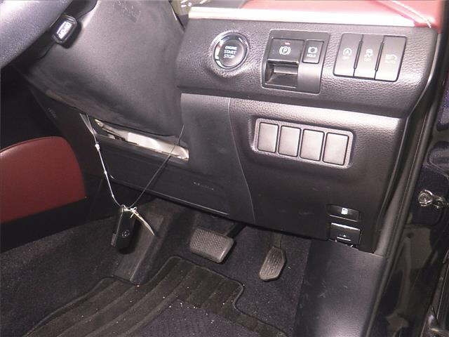 TOYOTA HARRIER 2017